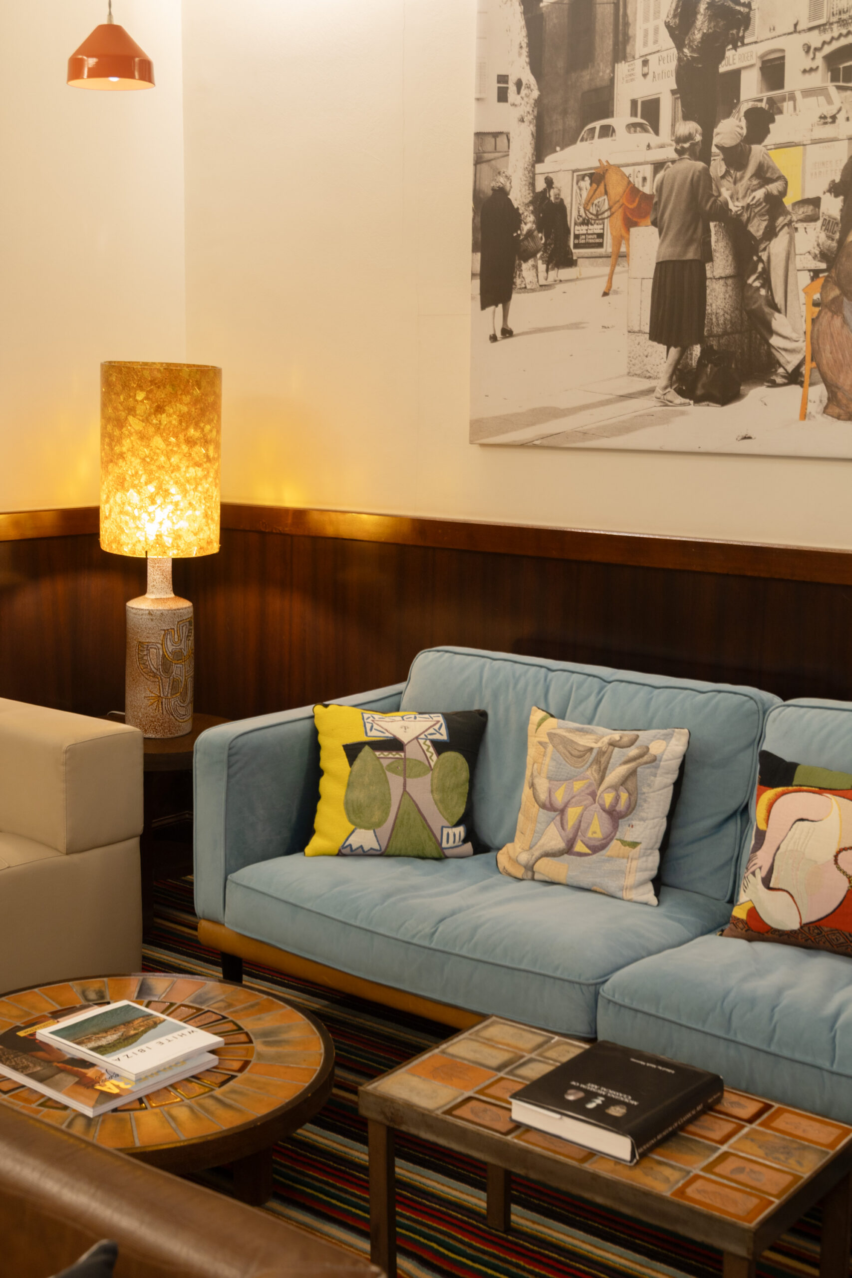 Hotel Juana Petit Salon 2 scaled