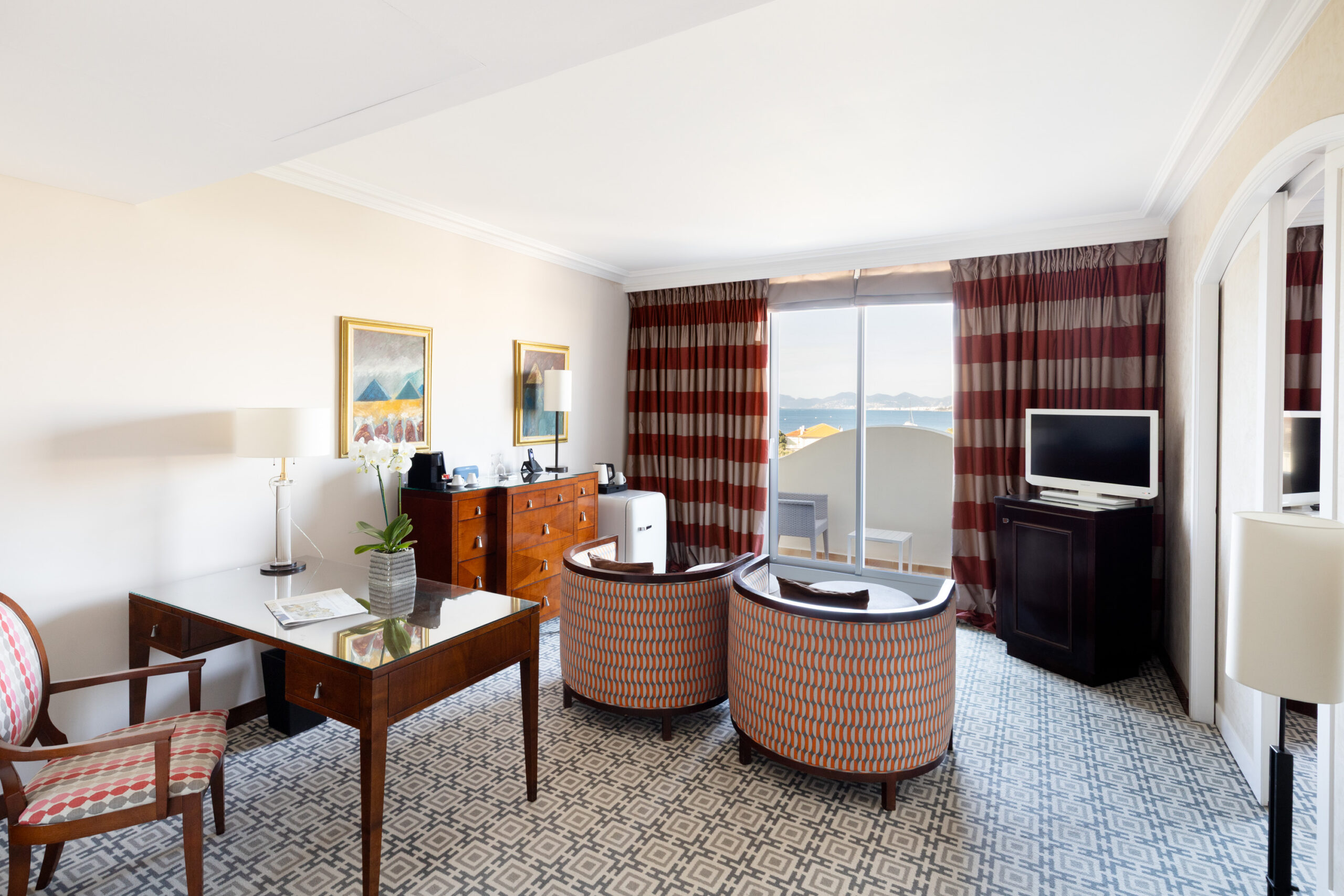 Suite 7 scaled